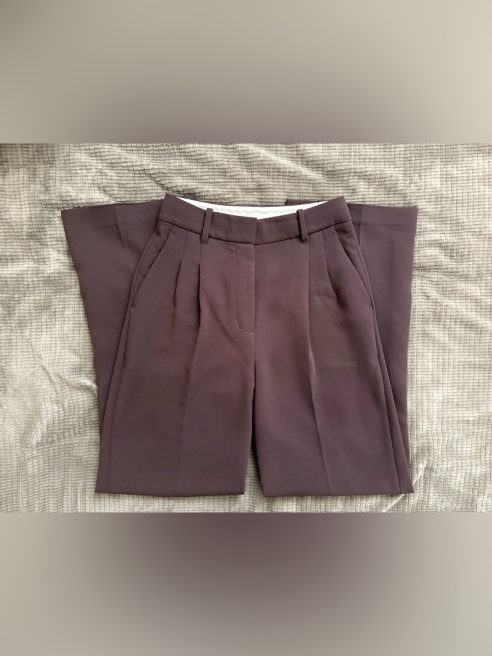 Aritzia The Effortless Pant Crepette - Picture 4 of 6
